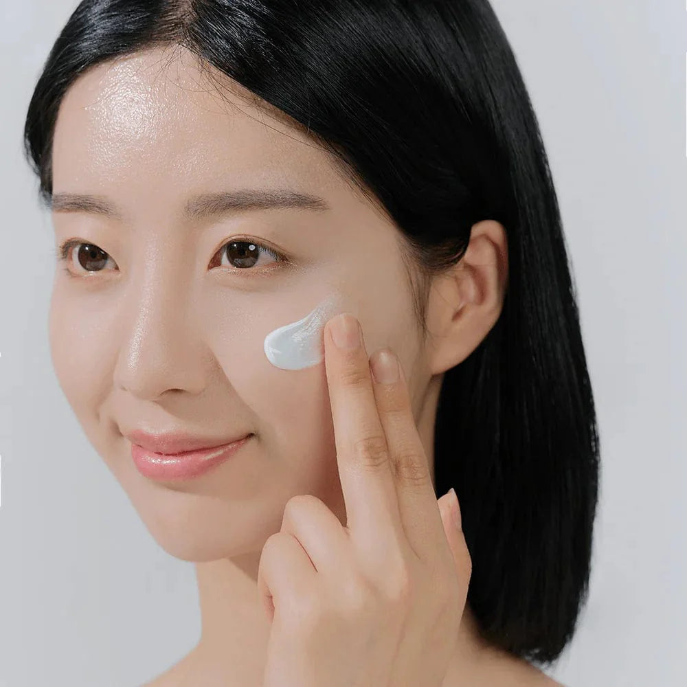 SKIN1004 - MADAGASCAR CENTELLA HYALU-CICA WATER-FIT SUN SERUM 100 ML